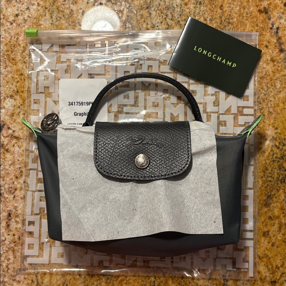 Longchamp Le Pilage Green Pouch with Strap and insert - Picture 5 of 16